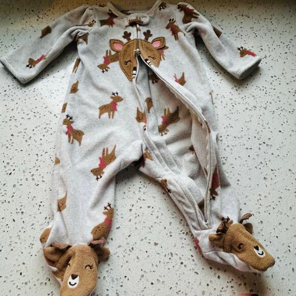 0-3 Month Girls Reindeer Fleece Footed PJs - Picture 5 of 8